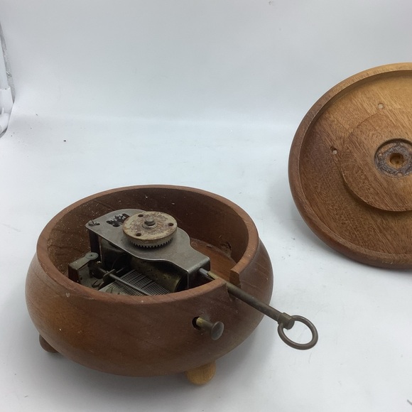 Vintage Swiss Anri Thorens Wood Music Box - Picture 12 of 16